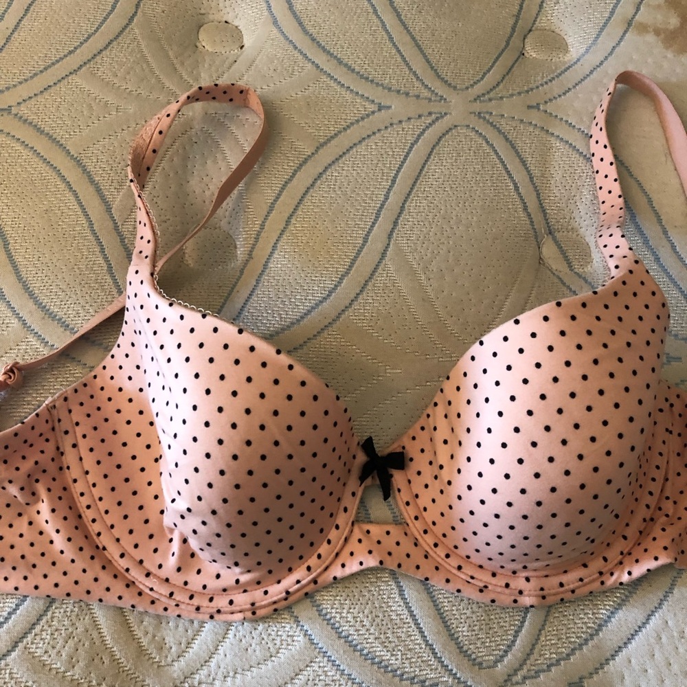 Victoria Secrets Brand New 34 C Bra
